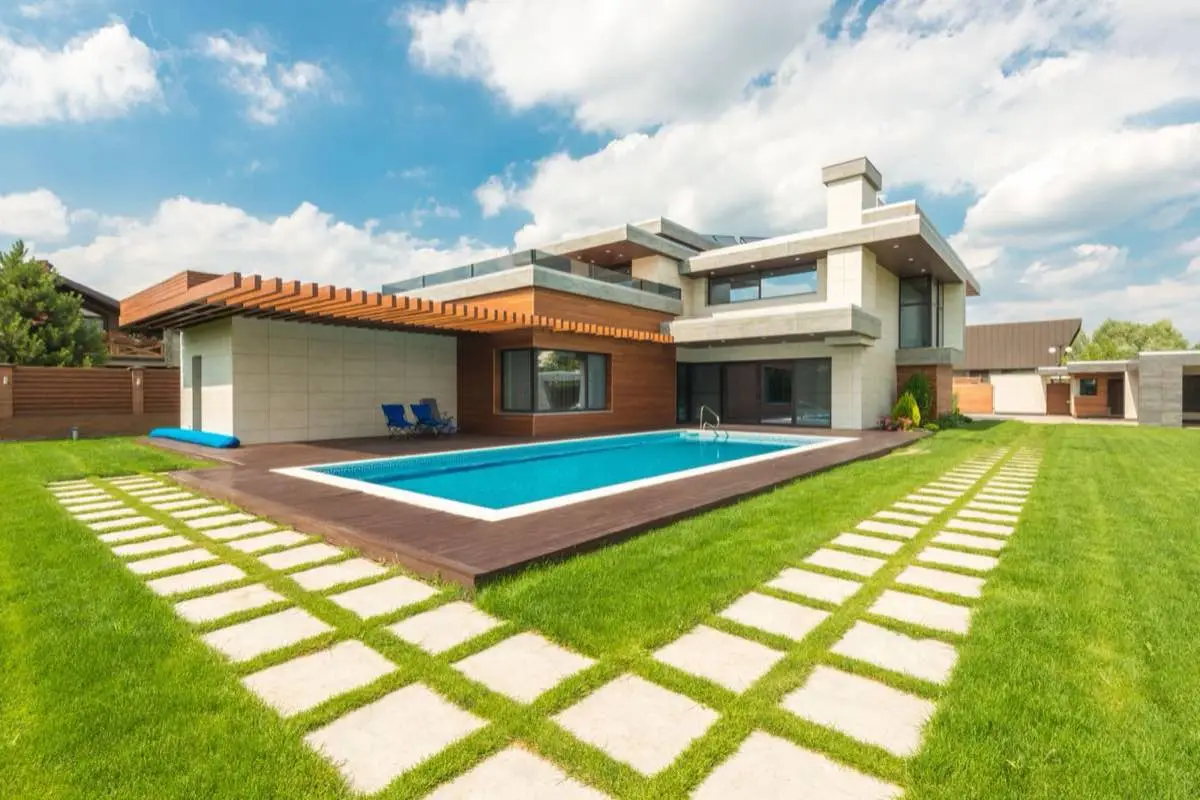 Weekly Pool Cleaning & Service in Escondido, CA